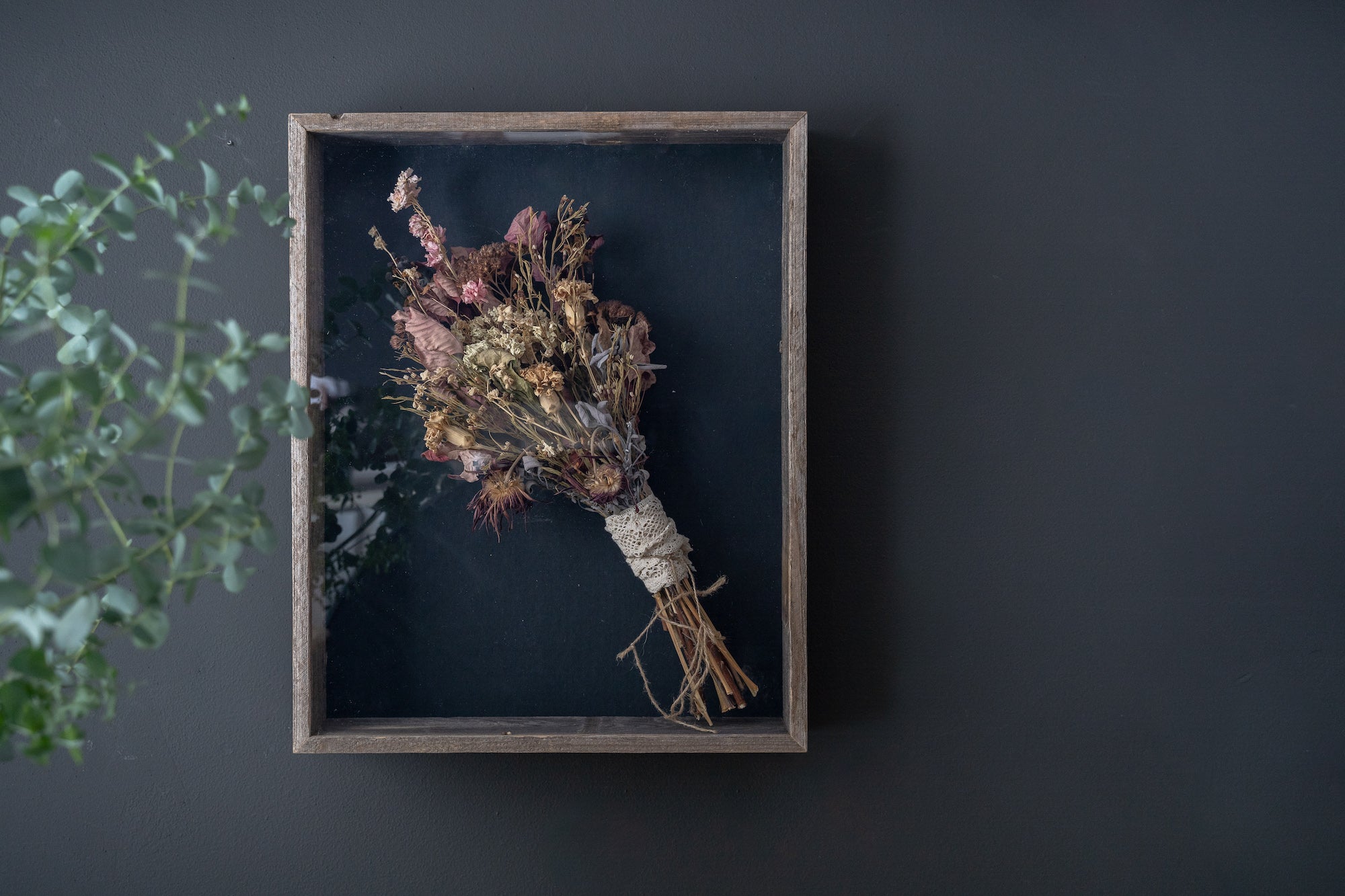 Rustic Weathered Grey Wood Picture Frame With Hanger | 18