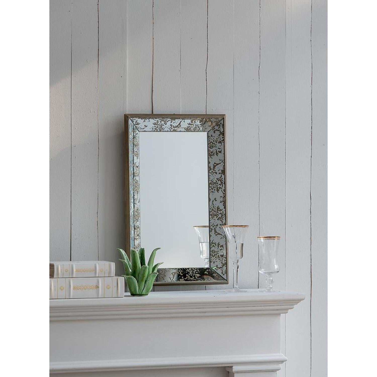 Rectangle Vintage Style Glass Frame Accent Wall Mirror | 9.5