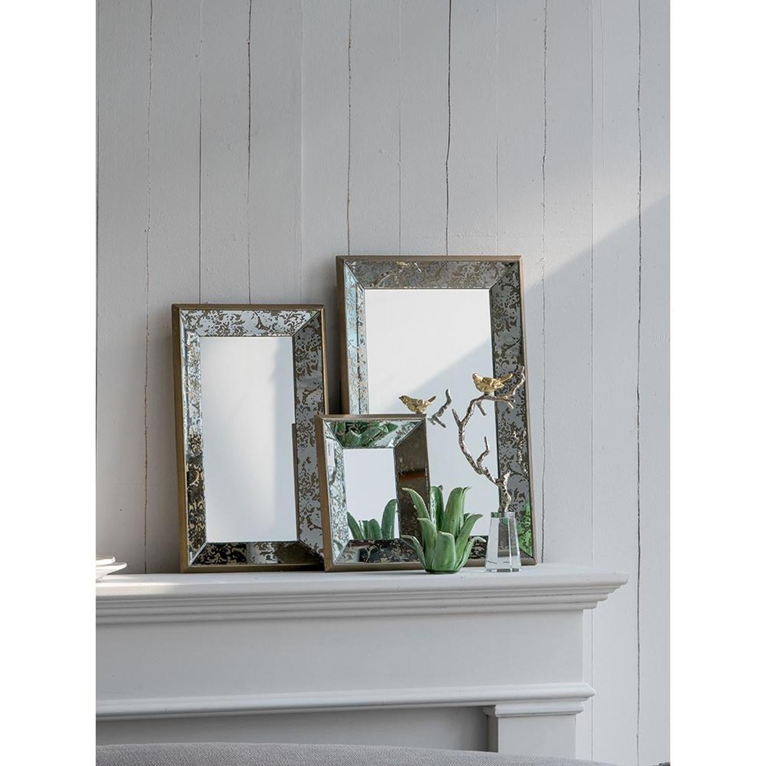 Rectangle Vintage Style Glass Frame Accent Wall Mirror | 9.5