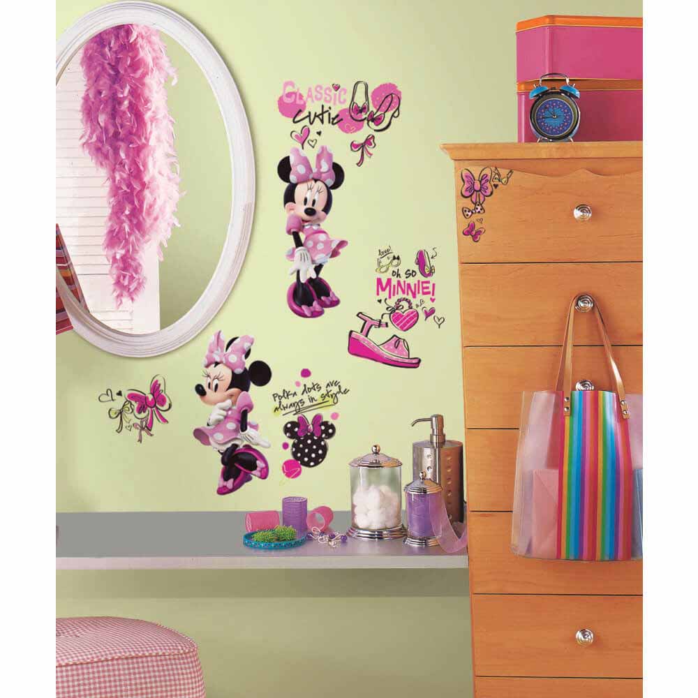 Minnie Fashionista Wall Decals Installed | Wallhogs